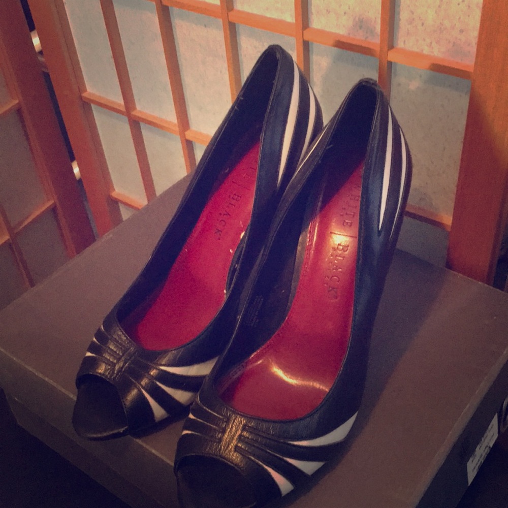 😍White House Black Market Cute and comfy